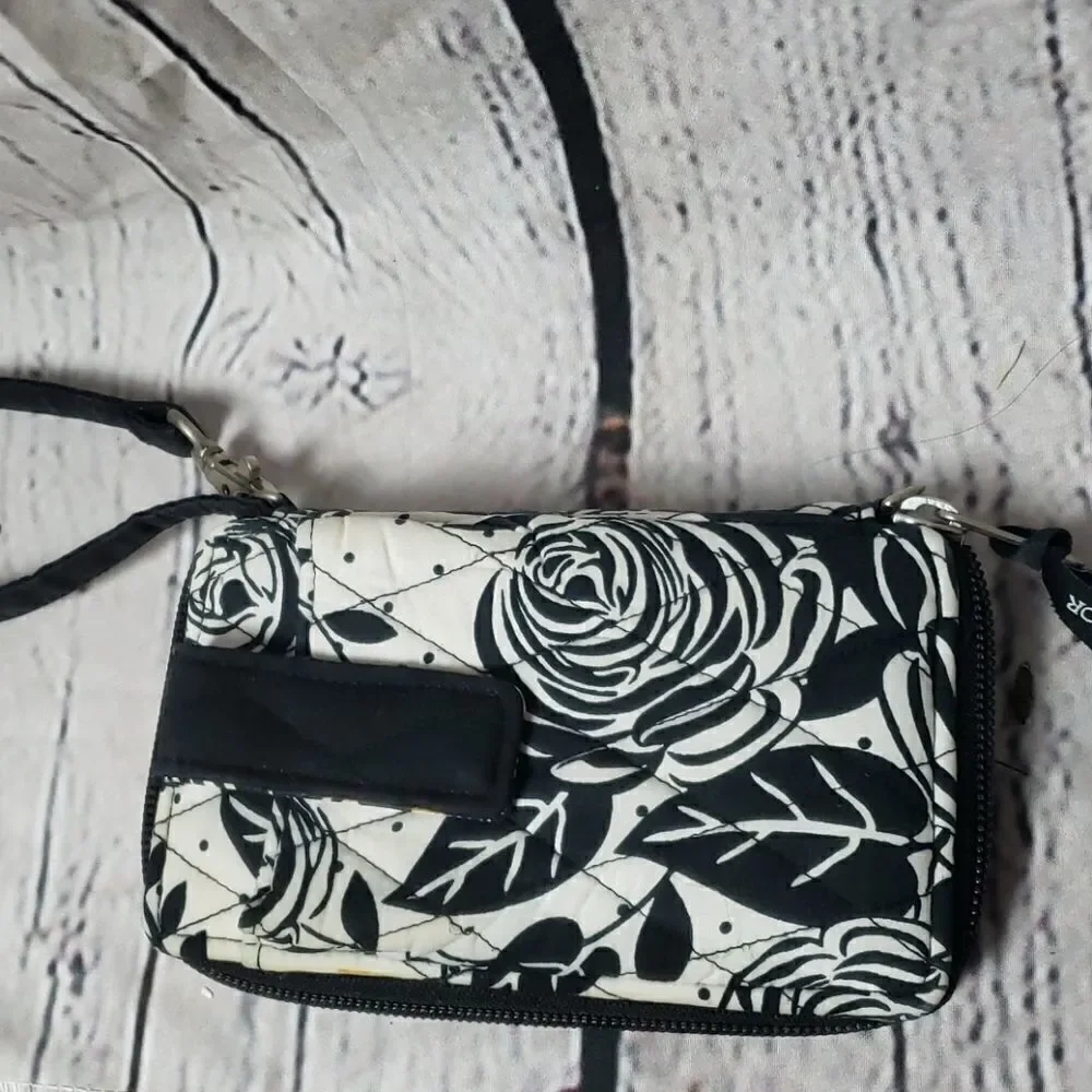 Bella Taylor Wallet/Phone Holder‎